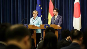 Chancellor Angela Merkel and Prime Minister Shinzo Abe at the press conference