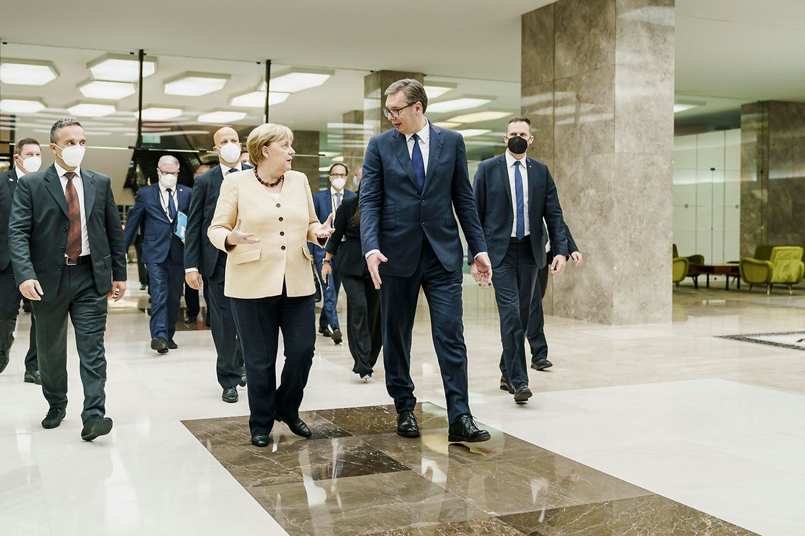 Bundeskanzlerin Angela Merkel im Gespräch mit Aleksandar Vucic, Serbiens Präsident.