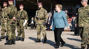 Bundeskanzlerin Angela Merkel beim Rückkehrerappell der militärischen Evakuierungsoperation aus Afghanistan.