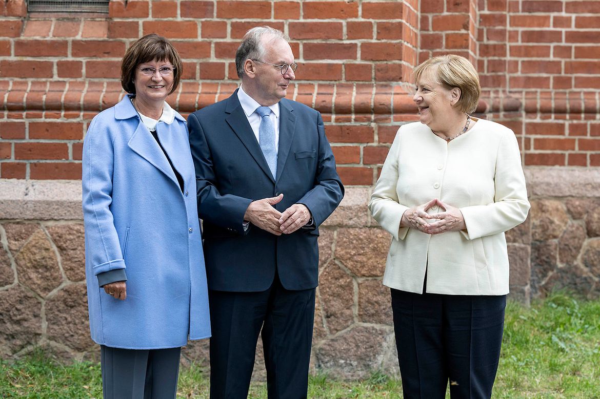 Kanzlerin Merkel mit Bundesratspräsident Reiner Haseloff