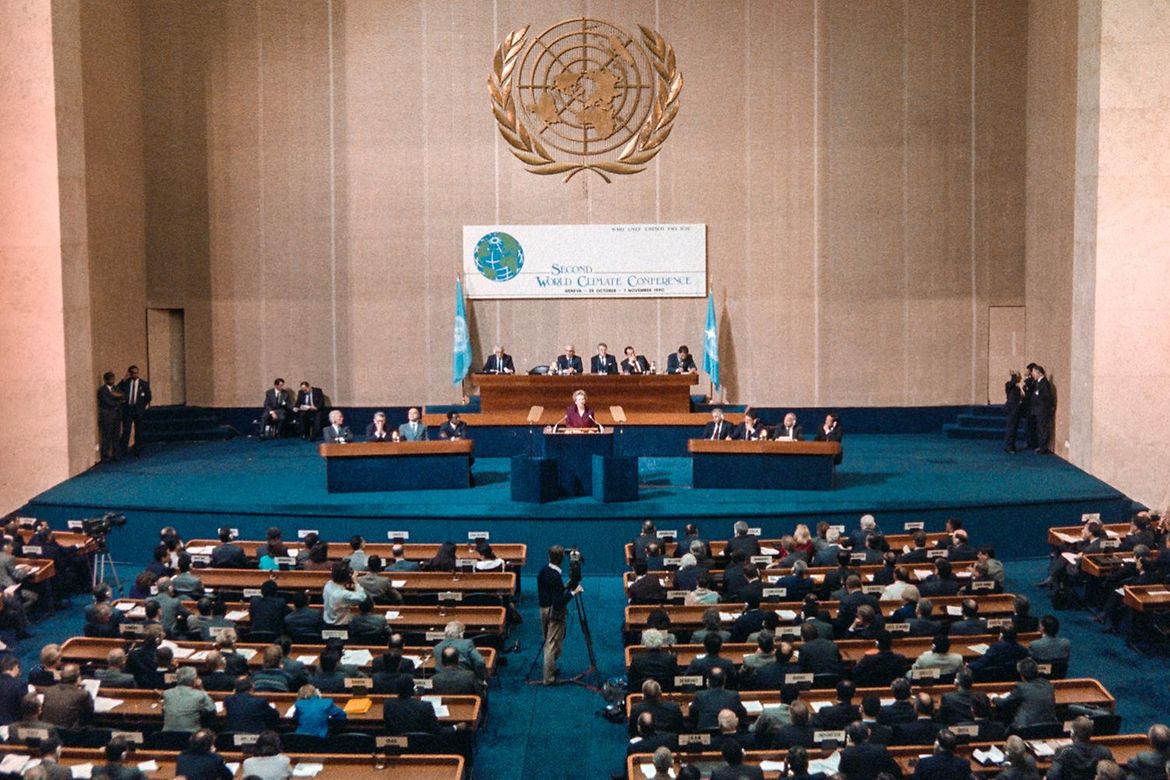 Blick in einen Konferenzsaal bei der 2. Weltklimakonferenz 1990 in Genf.