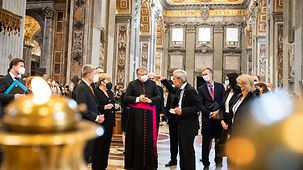 La chancelière fédérale Angela Merkel lors de la visite de la basilique Saint-Pierre à Rome