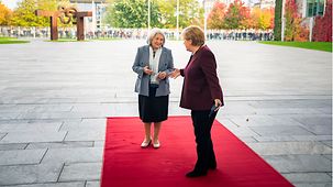 Federal Chancellor Angela Merkel receives the Governor General of Canada, Mary May Simon.