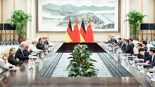 Bundeskanzlerin Angela Merkel beim G20-Gipfel im Gespräch mit Chinas Staatspräsident Xi Jinping.