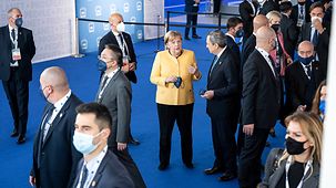 Bundeskanzlerin Angela Merkel beim G20-Gipfel im Gespräch mit Mario Draghi, Italiens Ministerpräsident.