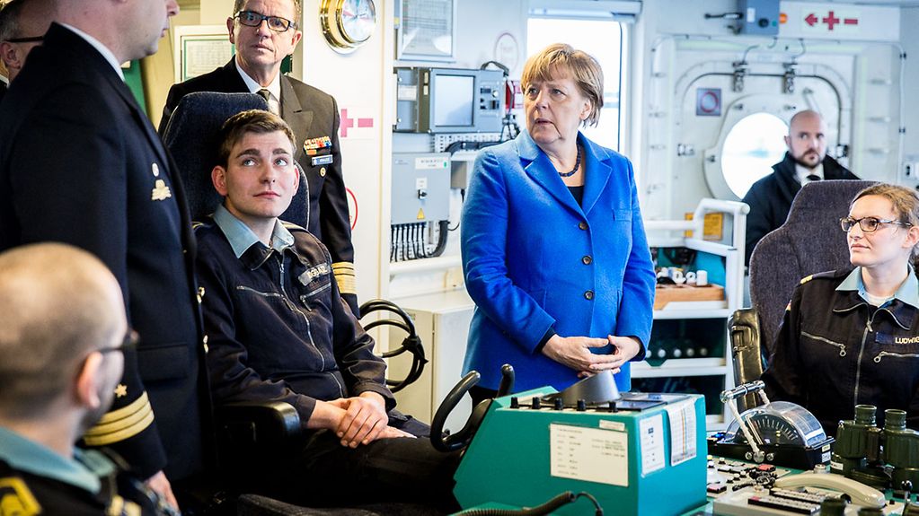 Bundeskanzlerin Merkel besucht die Deutsche Marine in Kiel