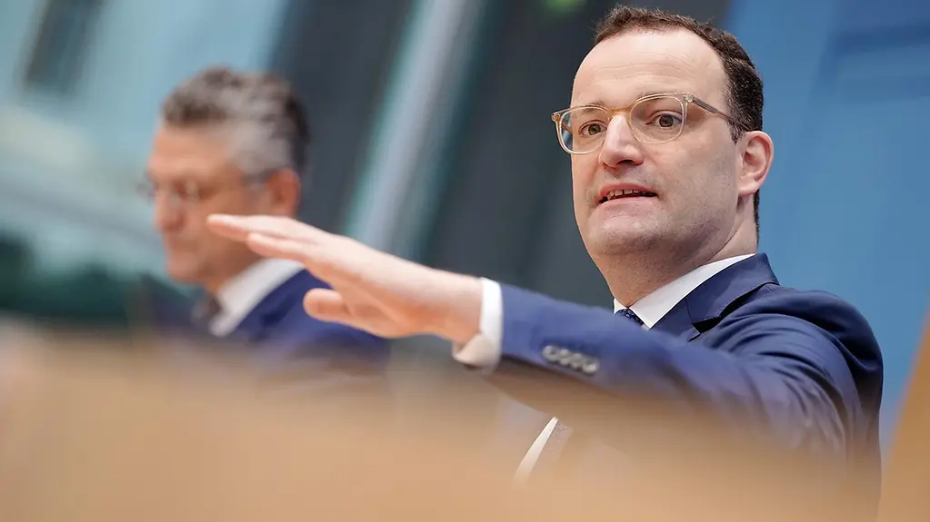 Bundesgesundheitsminister Jens Spahn und RKI-Chef Lothar Wieler bei einer gemeinsamen Pressekonferenz zur Corona-Lage.
