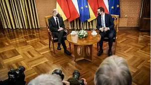 Bilaterales Gespräch von Bundeskanzler Olaf Scholz mit Mateusz Morawiecki, Polens Ministerpräsident.