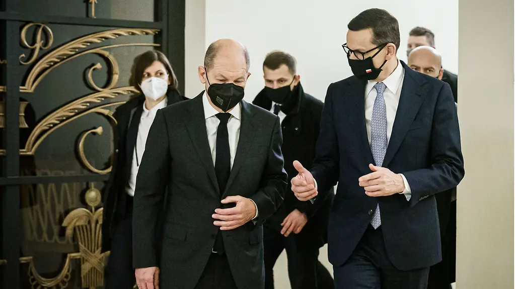 Le chancelier fédéral Olaf Scholz s’entretient avec le premier ministre polonais Mateusz Morawiecki