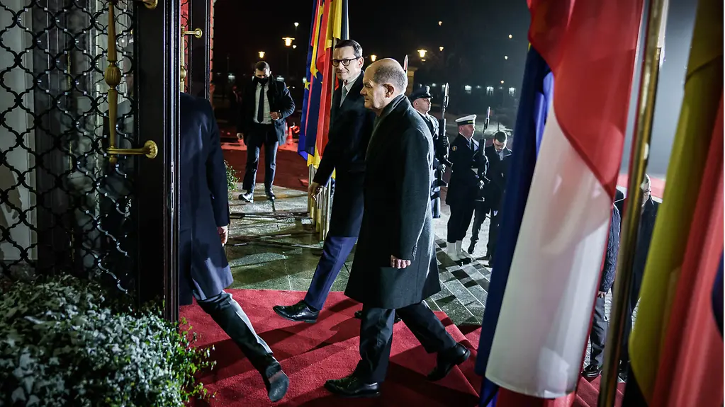 Federal Chancellor Olaf Scholz with Polish Prime Minister Mateusz Morawiecki.