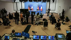 Pressekonferenz Olaf Scholz mit Emmanuel Macron, Frankreichs Präsident.