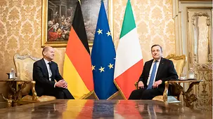 Le chancelier fédéral Olaf Scholz et Mario Draghi, président du Conseil italien