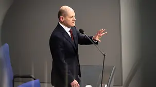 Bundeskanzler Olaf Scholz bei einer Regierungserklärung im Bundestag.