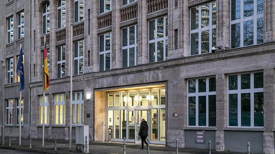 Gebäudeansicht des Bundesministerium für Wohnen, Stadtentwicklung und Bauwesen in der Krausenstraße in Berlin