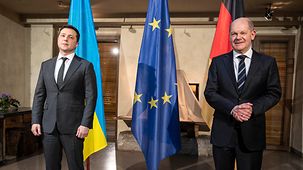 Bundeskanzler Scholz mit dem Präsidenten der Ukraine, Ukraine Wolodymyr Selensky