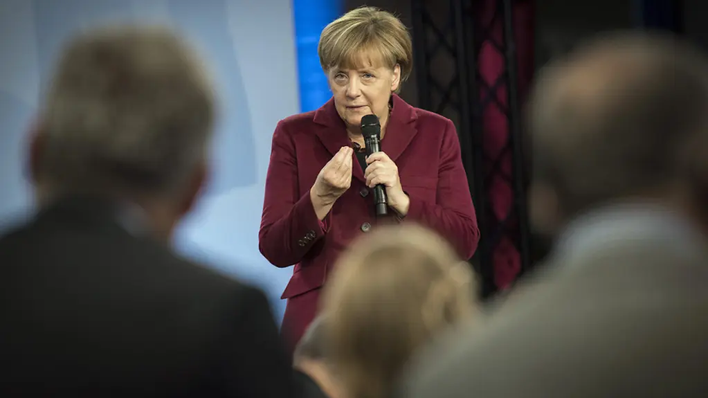Bundeskanzlerin Angela Merkel während der Diskussionsrunde mit Bürgern des Bürgerdialogs 'Gut leben in Deutschland' in Nürnberg.