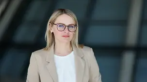 Porträtfoto Querformat Bildnachweis Anna Voelske
