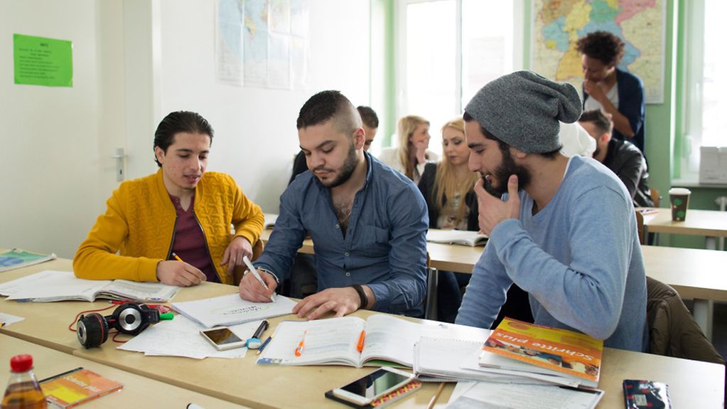 Jugendintegrationskurs beim Bildungsträger ZeBus e.V. in Berlin-Neukölln mit Flüchtlingen