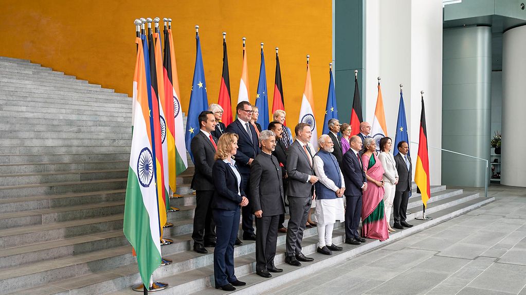 Photo de groupe avec des représentants des gouvernements allemand et indien à la Chancellerie fédérale