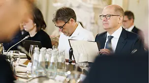Bundeskanzler Olaf Scholz zu Beginn der Kabinettsitzung.