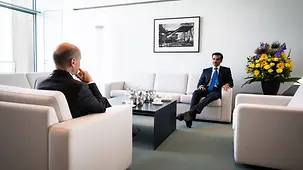 The Federal Chancellor Olaf Scholz receives the Emir of Qatar, Tamim bin Hamad al Thani.