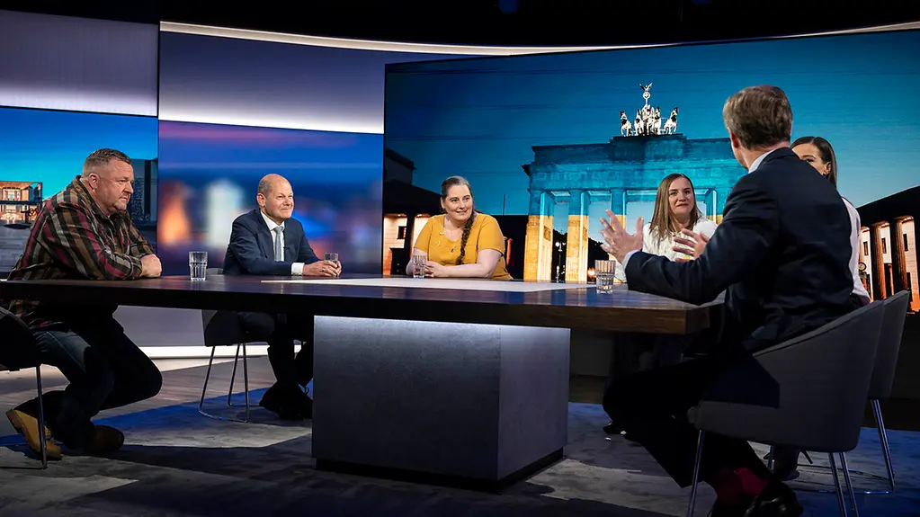 Federal Chancellor Olaf Scholz during a talk show.