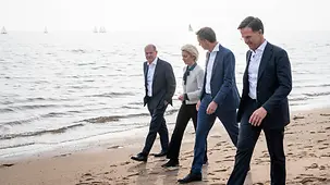 Federal Chancellor Olaf Scholz next to Ursula von der Leyen, President of the European Commission, Alexander De Croo, Prime Minister of Belgium, and Mark Rutte, Prime Minister of the Netherlands at the North Sea Summit in Denmark.