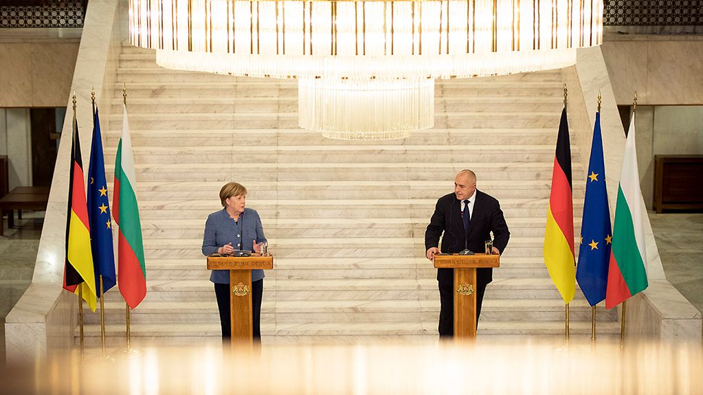 Bundeskanzlerin Angela Merkel bei einer Pressekonferenz mit Bojko Borissow, Bulgariens Ministerpräsident.