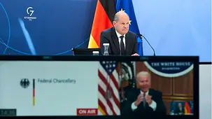 Bundeskanzler Olaf Scholz während einer Videokonferenz.
