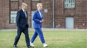 Federal Chancellor Olaf Scholz at the State Premiers’ Conference for the eastern federal states. He is with Manuela Schwesig, State Premier of Mecklenburg-Western Pomerania.