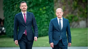 Federal Chancellor Olaf Scholz with Eduard Heger, Prime Minister of Slovakia.