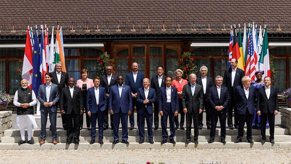 Group photo of the G7 heads of state and government with representatives of partner countries and international organisations.. 