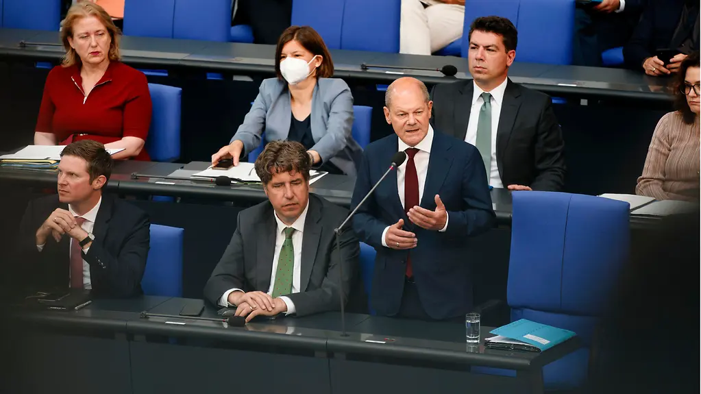 Federal Chancellor Olaf Scholz at government question time in the Bundestag.