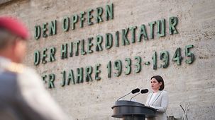 Swetlana Tichanowskaja spricht bei der Gedenkveranstaltung in Berlin-Plötzensee zum 78. Jahrestag des Attentats- und Umsturzversuchs gegen Hitler.