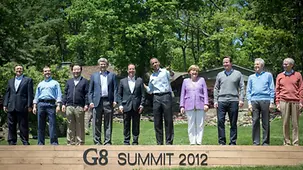 Family photo of the heads of state and government