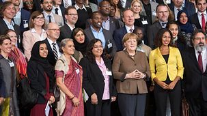 Auch für das Bundeskanzleramt eine besondere Vielfalt und Internationalität: Die Teilnehmerinnen und Teilnehmer des 3. Internationalen Deutschlandforums kamen aus 25 Ländern.