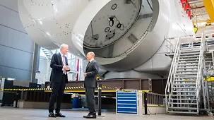 Federal Chancellor Olaf Scholz on a visit to wind turbine manufacturer Siemens Energy.
