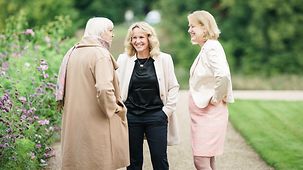 Kulturstaatsministerin Claudia Roth, Umweltministerin Steffi Lemke, und Familienministerin Lisa Paus, während der Kabinettklausur auf Schloss Meseberg