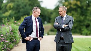 Christian Lindner, Federal Minister of Finance, in conversation with Volker Wissing, Federal Minister of Digital Affairs and Transport.