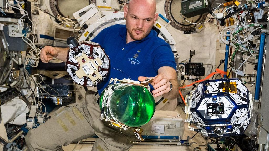 ESA-Astronaut Alexander Gerst experimentiert auf der ISS