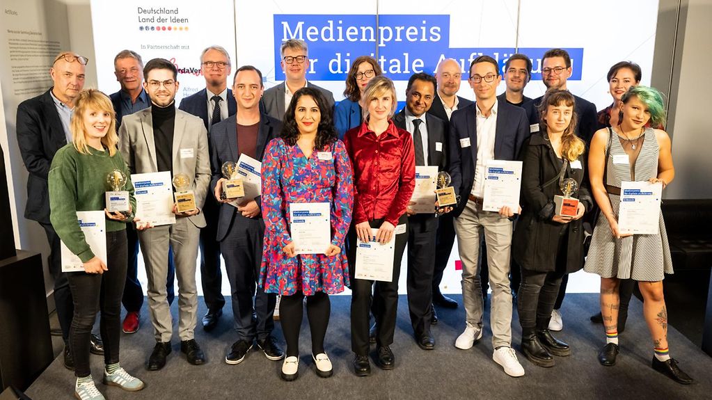 Foto zeigt Gewinner der Preisverleihung "Land der Ideen"
