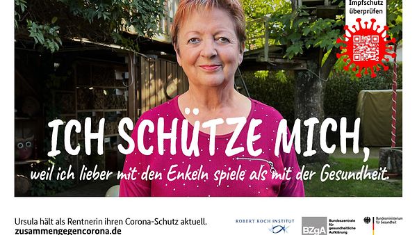 Kampagnenmotiv zu Ich schütze mich mit einer älteren Frau, die ihrem Garten steht. Im Hintergrund sieht man ein Baumhaus.