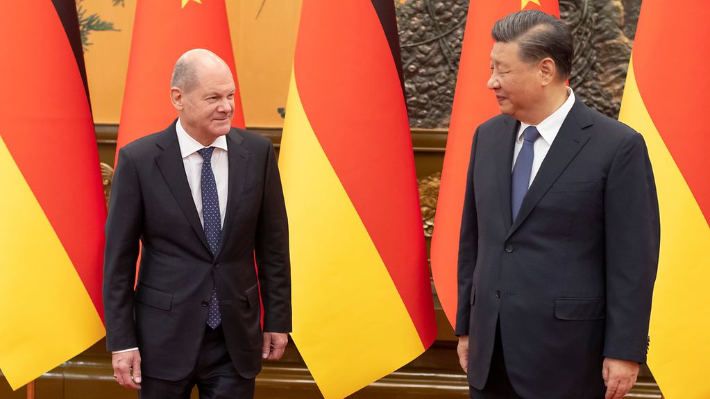 Bundeskanzler Olaf Scholz mit Xi Jinping, Chinas Staatspräsident.
