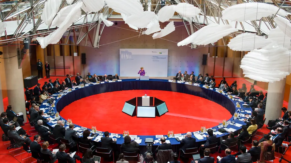 The Chancellor speaks at the Petersberg Climate Dialogue - a bird's eye view