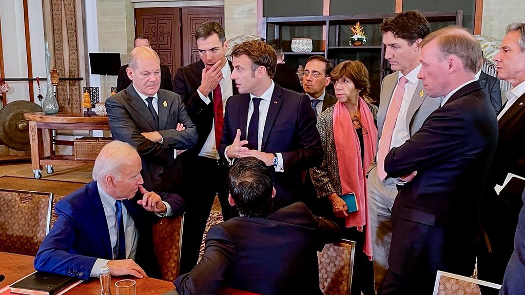 The Federal Chancellor takes part in a fringe discussion at the G20 Summit in Bali with US President Joe Biden, President Emmanuel Macron of France, UK Prime Minister Rishi Sunak, Justin Trudeau, Prime Minister of Canada, and others.