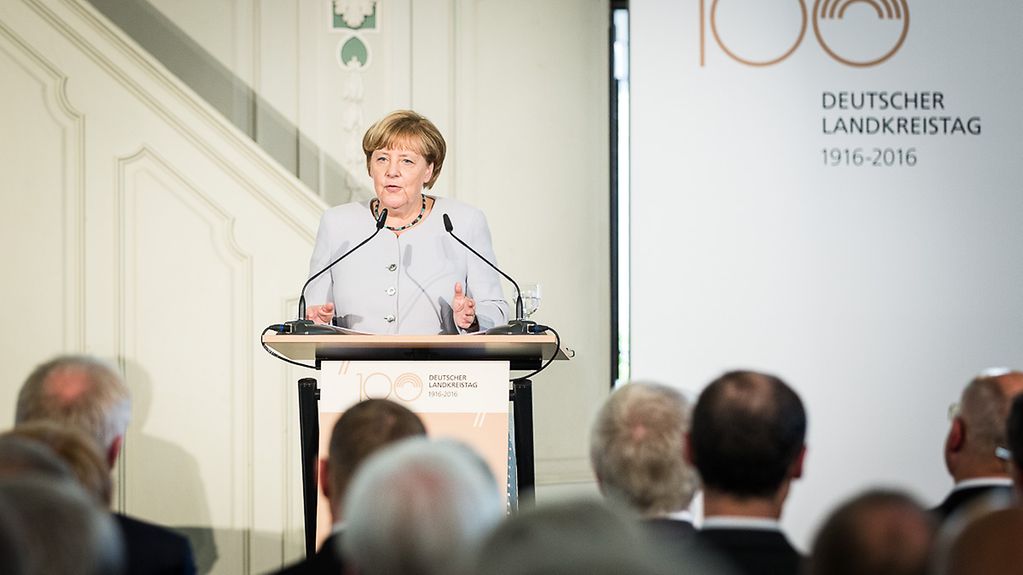 Bundeskanzlerin Angela Merkel beim Festakt "100 Jahre Deutscher Landkreistag".