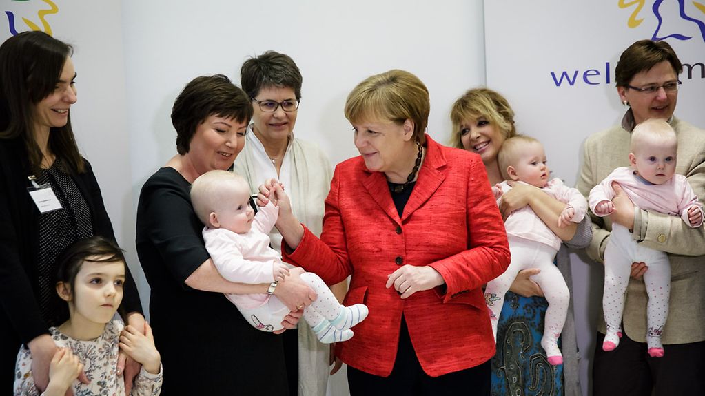 Bundeskanzlerin Angela Merkel bei der 15-Jahr-Feier des Sozialunternehmens "wellcome".