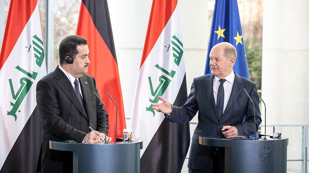 Le chancelier fédéral Olaf Scholz au côté de Mohammed Chia al-Soudani, le premier ministre iraquien
