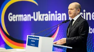 Bundeskanzler Olaf Scholz bei einer Rede anlässlich des 5. Deutsch-Ukrainischen Wirtschaftsforums im Haus der Deutschen Wirtschaft.