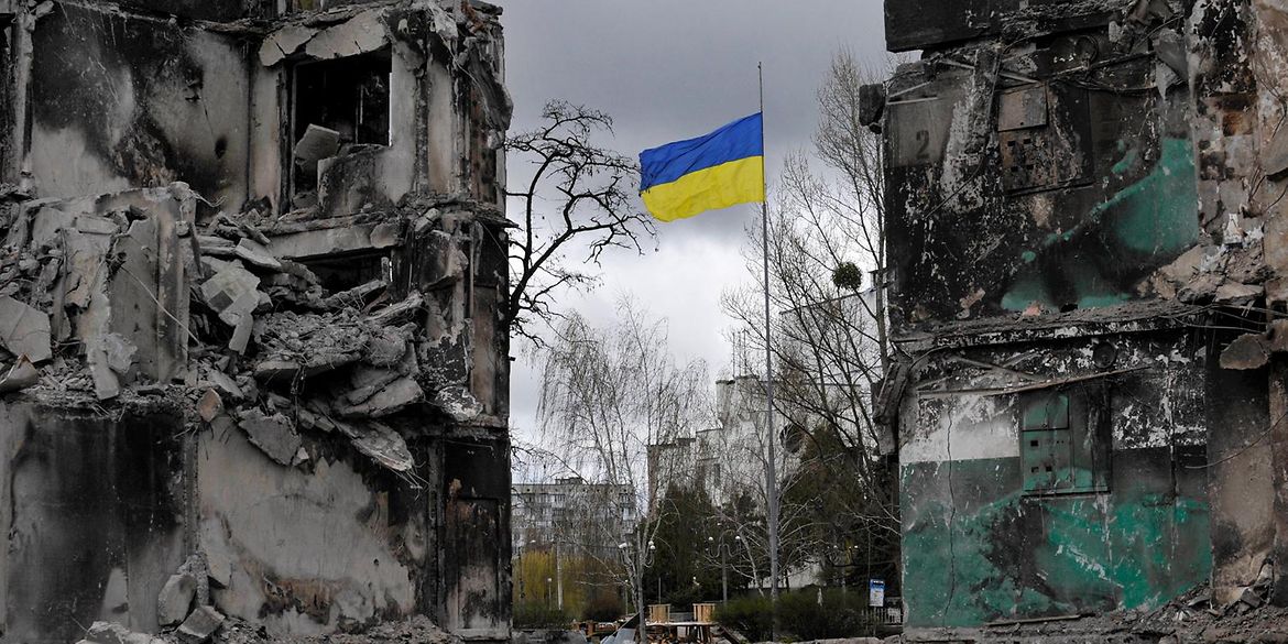 Foto zeigt Kriegszerstörungen in der Ukraine. 